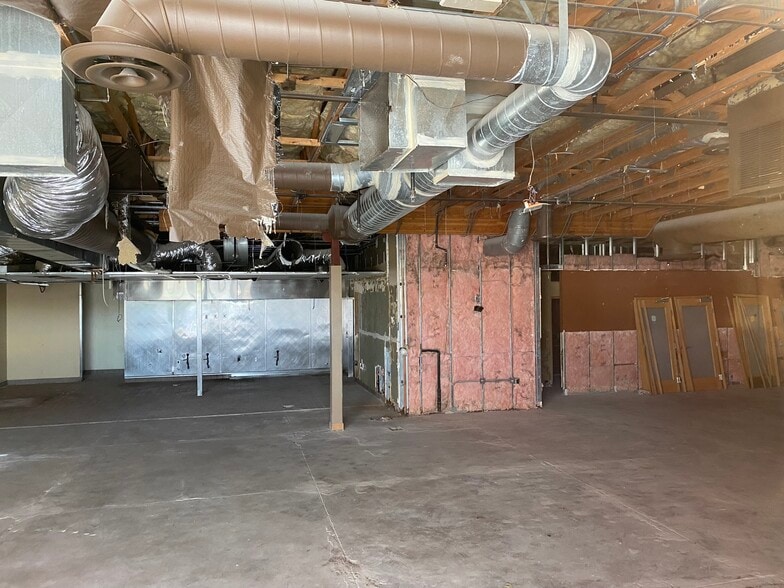 More Photos Of 4280-4302 E Indian School Rd, Phoenix Unknown For Lease