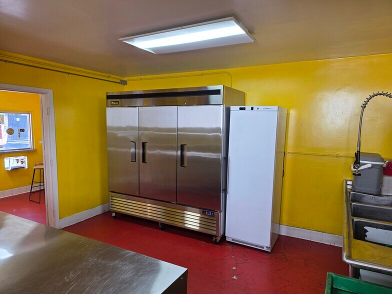 More Photos Of 11111 Wilmington Ave, Los Angeles Storefront Retail Residential For Lease