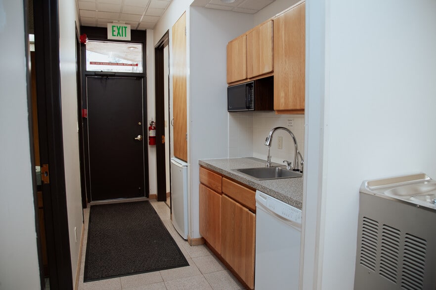 More Photos Of 2710 Delta Pl, Colorado Springs Office For Sale