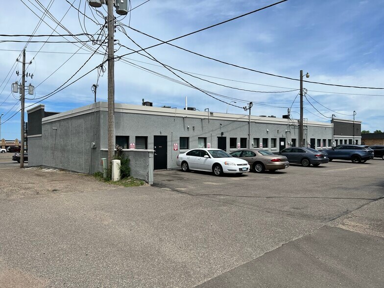 More Photos Of 411 W Washington St, Brainerd Storefront Retail Office For Lease