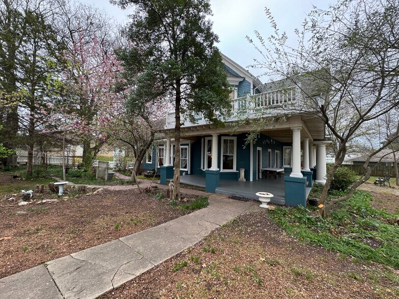 More Photos Of 224 W Chickasaw St, Tahlequah Hospitality For Sale