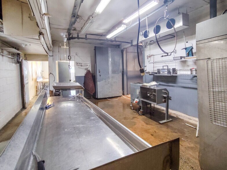 More Photos Of 445 W Maple St, Slater General Retail For Sale