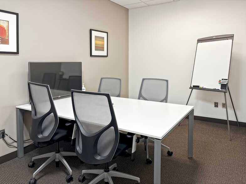 More Photos Of 2111-2283 S 67th St, Omaha Coworking Space