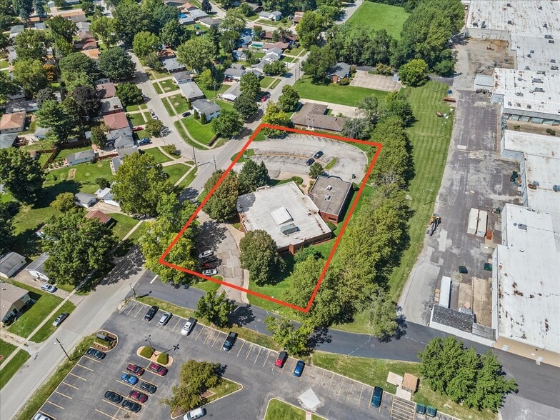 More Photos Of 40 Adloff Ln, Springfield Medical For Lease