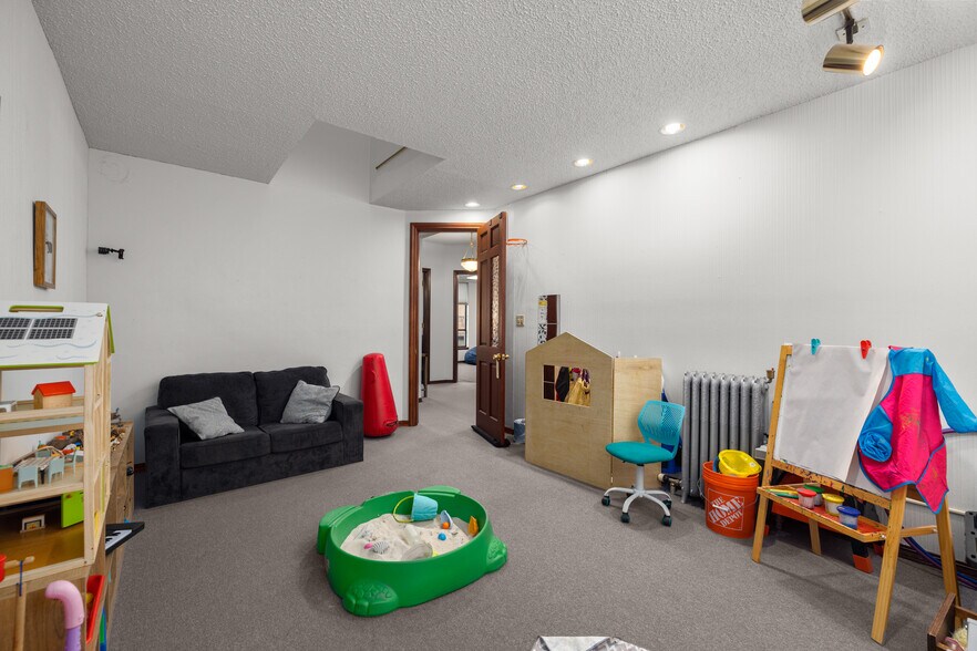 More Photos Of 17 2nd St E, Kalispell Storefront Retail Office For Sale