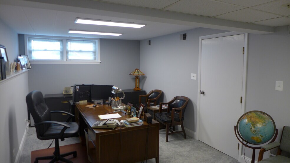 More Photos Of 600 Higgins Rd, Park Ridge Apartments For Lease