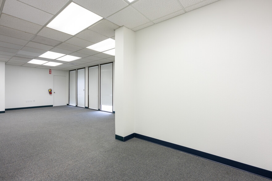 More Photos Of 16810-16816 Bernardo Center Dr, San Diego Medical For Lease