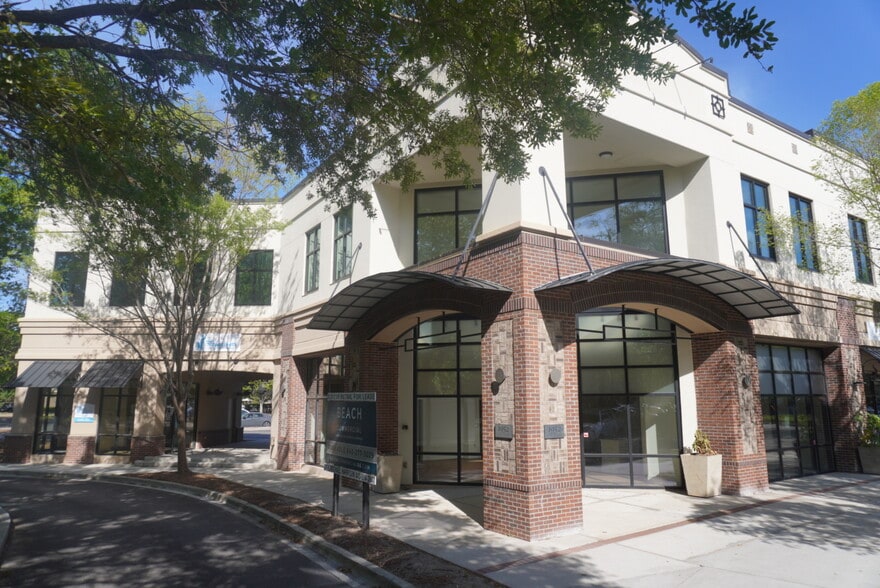 Primary Photo Of 1952 Long Grove Dr, Mount Pleasant Storefront Retail Office For Lease