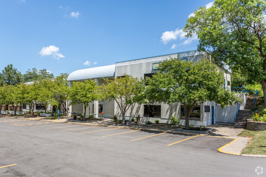 More Photos Of 1701 22nd St, West Des Moines Medical For Lease