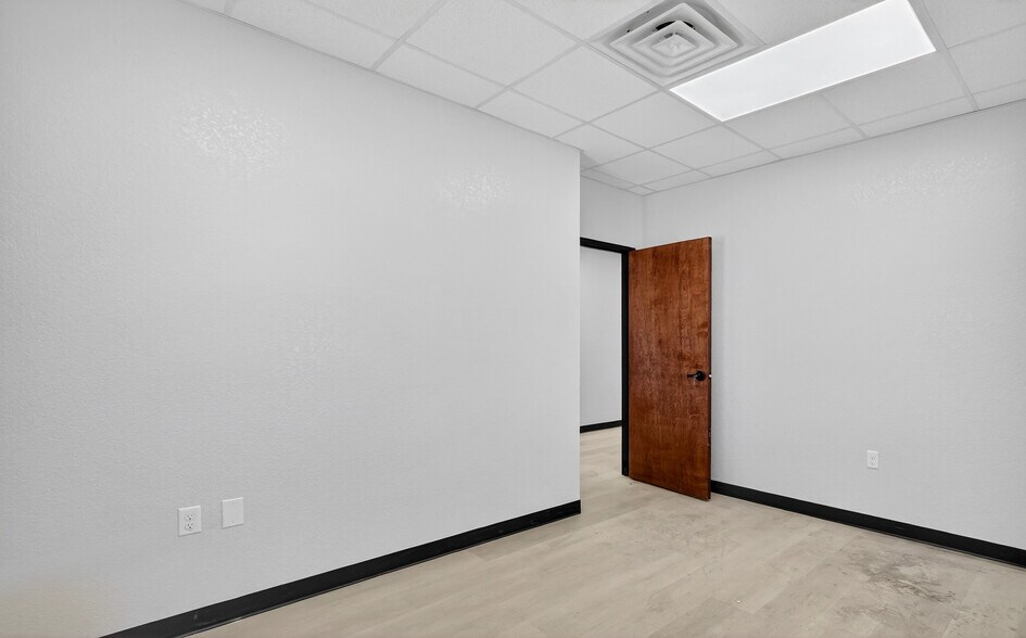 More Photos Of 16511 W Basin St, Odessa Industrial For Lease