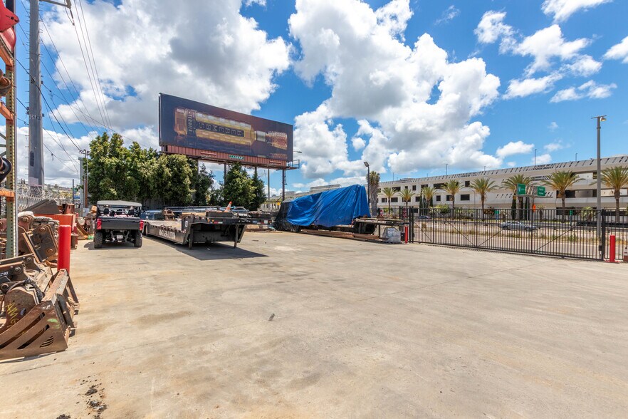 More Photos Of 3571 Pacific Hwy, San Diego Contractor Storage Yard For Lease