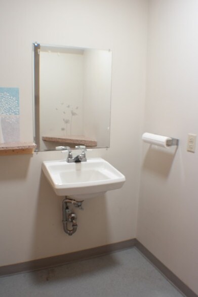 More Photos Of 117-123 Mill St, Orono Office Residential For Sale