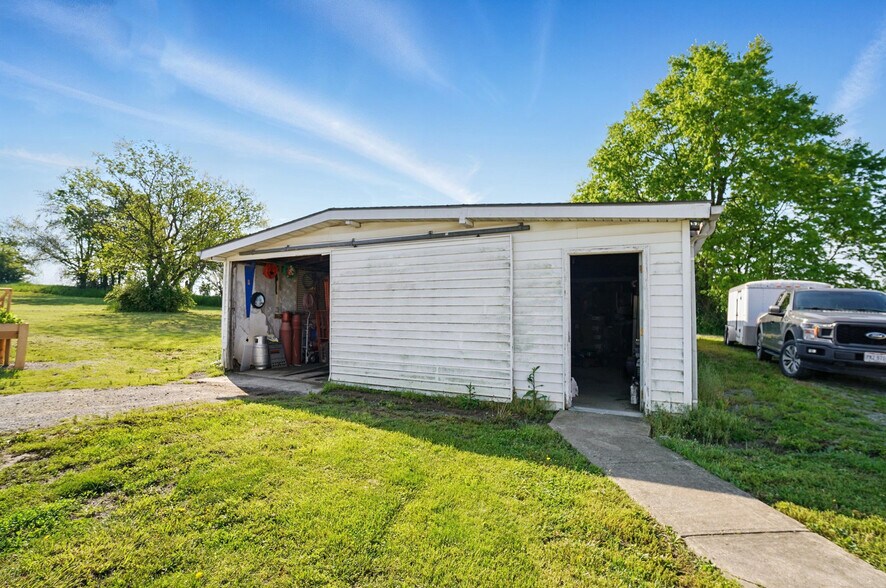 More Photos Of 1056 US-68, Xenia Garden Center For Sale