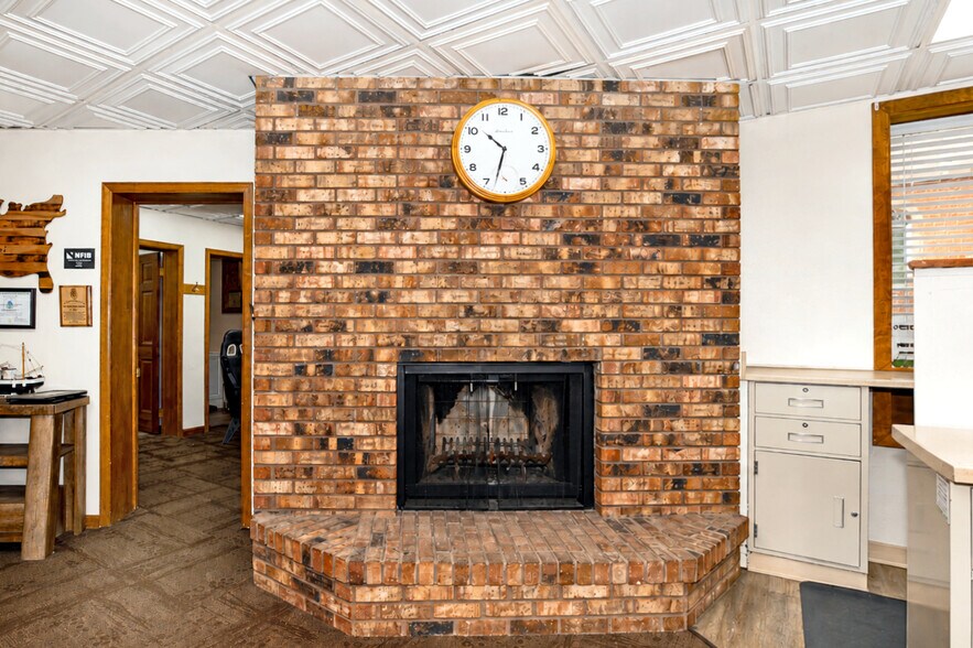 More Photos Of 1422 8th Ave, Greeley Office For Sale