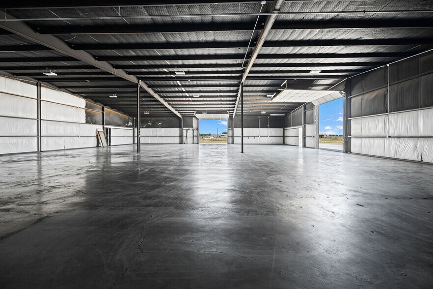 More Photos Of 2769 N Frankford Ave, Lubbock Warehouse For Sale