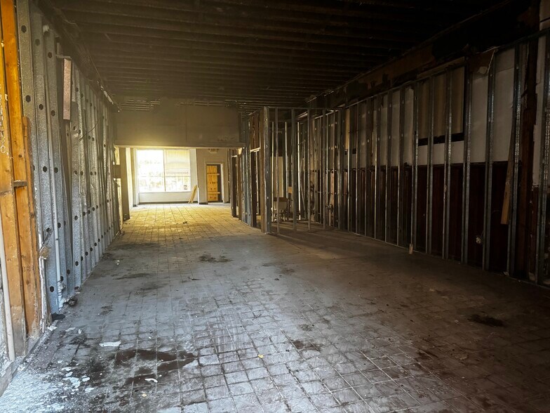 More Photos Of 109 S Main St, Nazareth Storefront Retail Residential For Sale