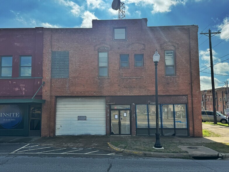 More Photos Of 113 E Wm J Bryan Pky, Bryan Storefront For Lease