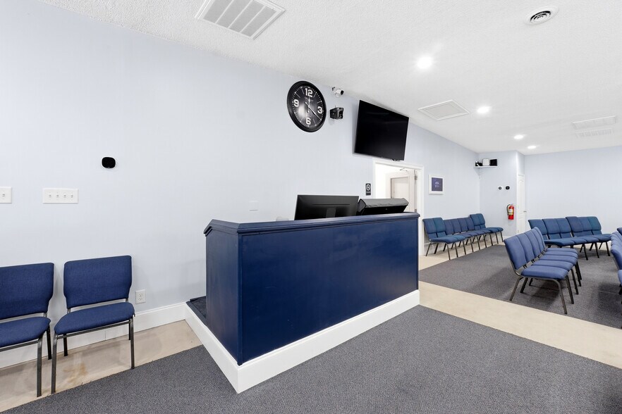 More Photos Of 415-421 W Pike St, Lawrenceville Office For Sale