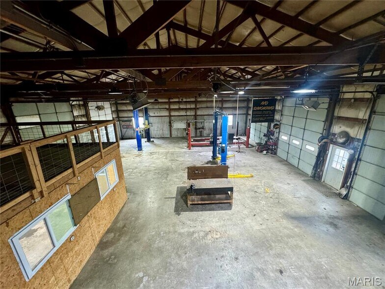 More Photos Of 100 W Foreman St, Jonesburg Showroom For Sale