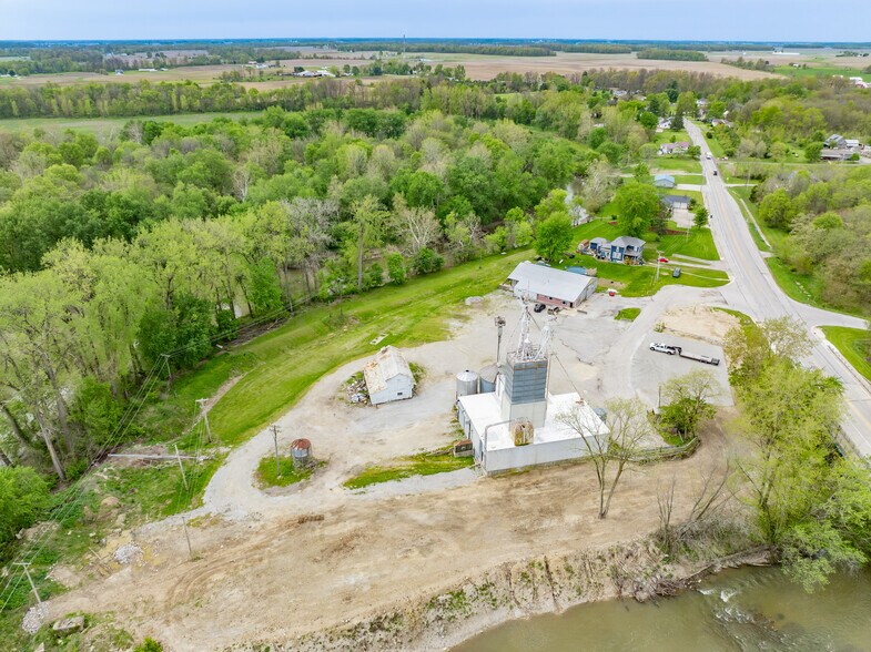 More Photos Of 10199 S Wayne Rd, Warren Showroom For Sale