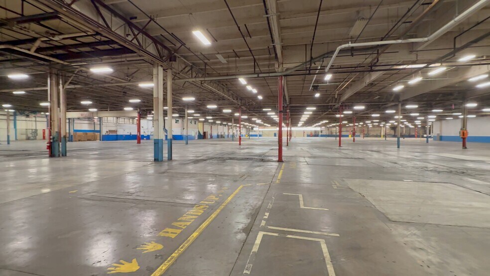 Primary Photo Of 1601 Blair's Ferry Rd NE, Cedar Rapids Manufacturing For Lease