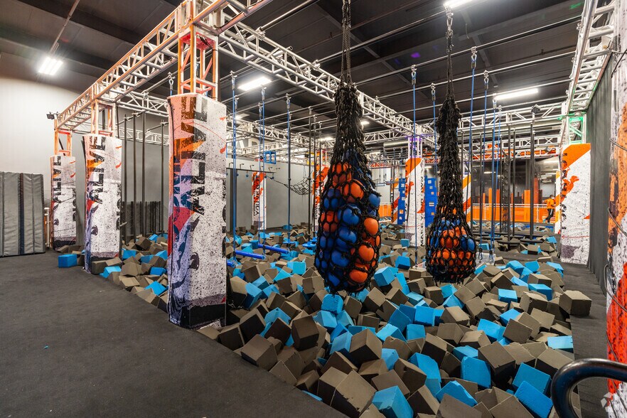 More Photos Of 2500 Grant Ave, Philadelphia Freestanding For Lease