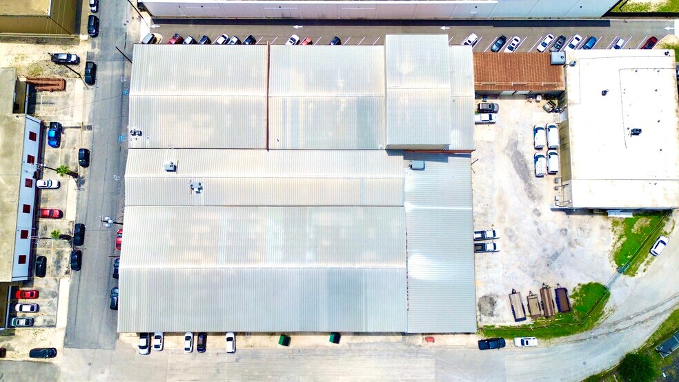 More Photos Of 1119 N Mesquite St, San Antonio Manufacturing For Lease