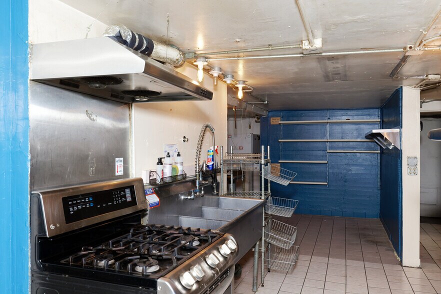 More Photos Of 1659-1665 Haight St, San Francisco Hotel For Lease