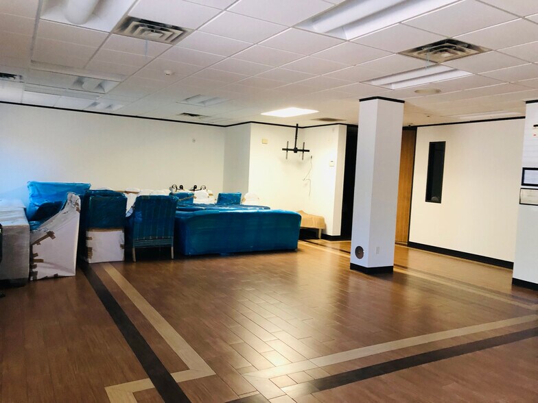 More Photos Of 2105 Jackson St, Houston Office For Lease