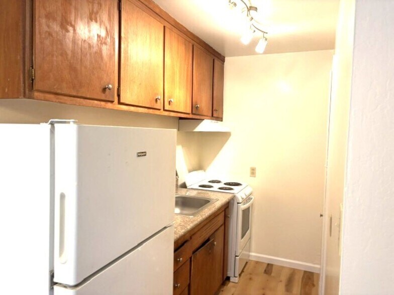More Photos Of 1250 E St, Hayward Apartments For Sale