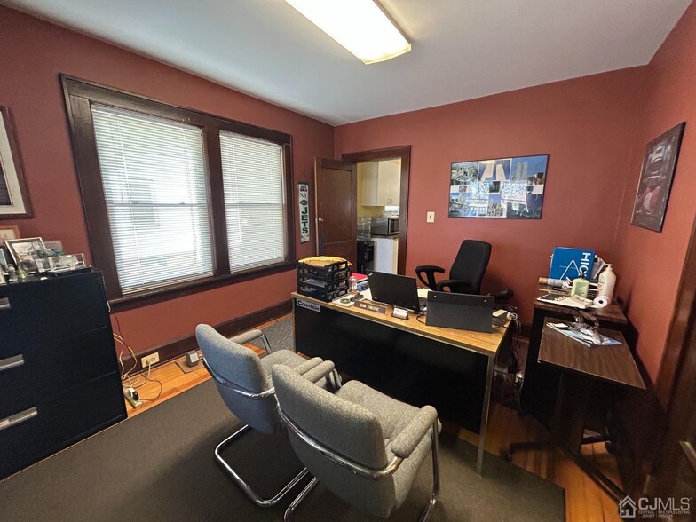 More Photos Of 227 Main St, Woodbridge Office For Sale