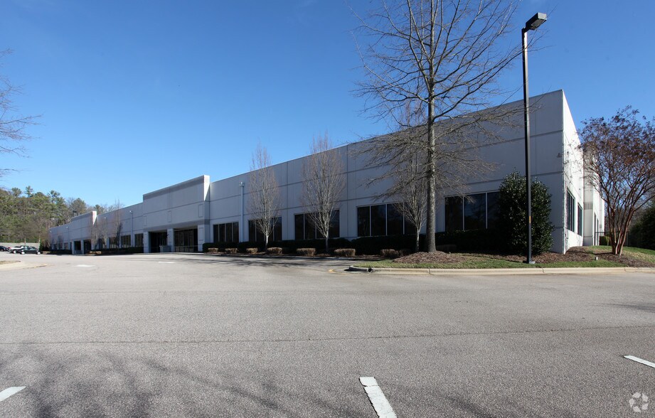 More Photos Of 3200 Gateway Centre Blvd, Morrisville Industrial For Lease