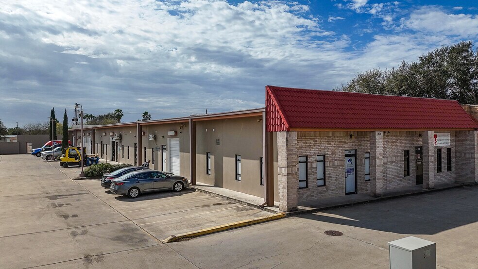 More Photos Of 824 E Hackberry Ave, McAllen Flex For Lease