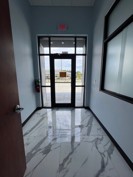 More Photos Of 18630 Intercontinental Crossing Dr, Houston Warehouse For Lease