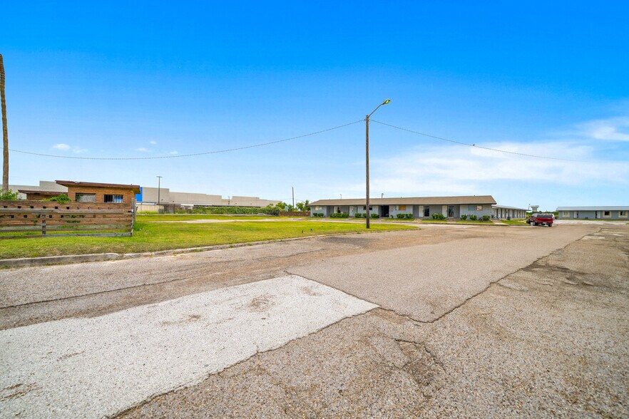 More Photos Of 9401 S Padre Island Dr, Corpus Christi Hotel For Sale