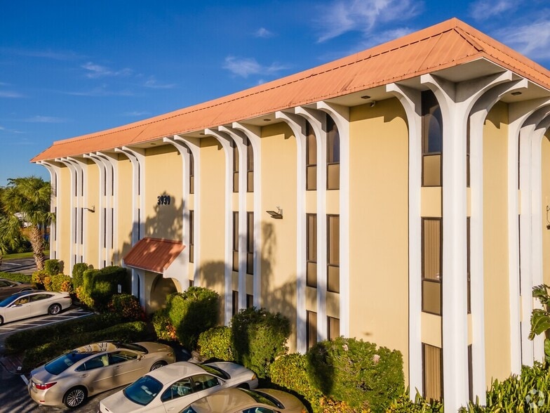 More Photos Of 3939 Hollywood Blvd, Hollywood Medical For Lease