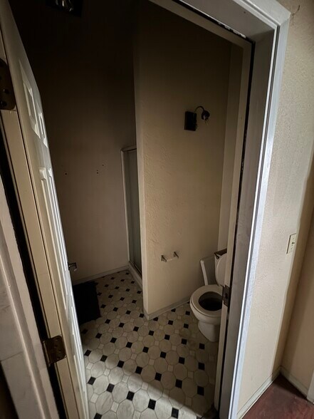 More Photos Of 20 Main St, Isleton Hospitality For Sale