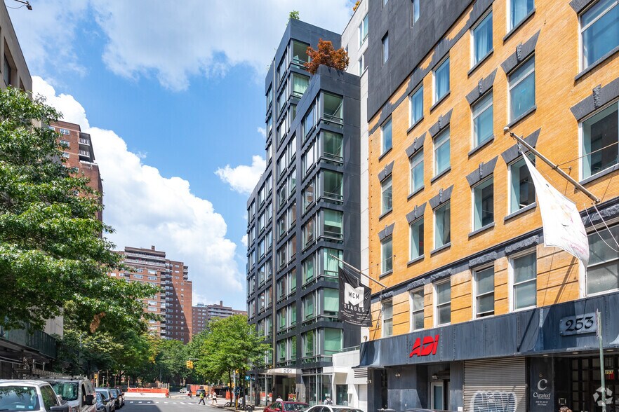 More Photos Of 261 W 28th St, New York Apartments For Sale