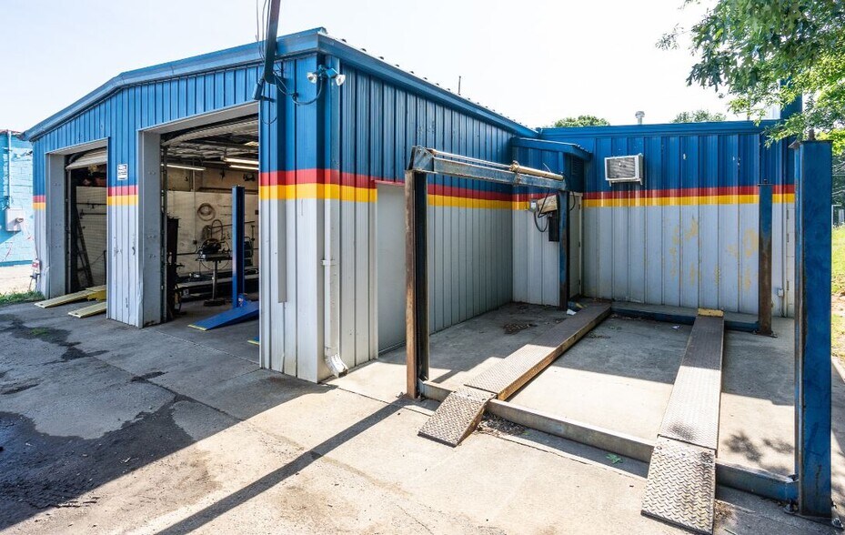 More Photos Of 3318 Jefferson Davis Hwy, Richmond Auto Repair For Sale