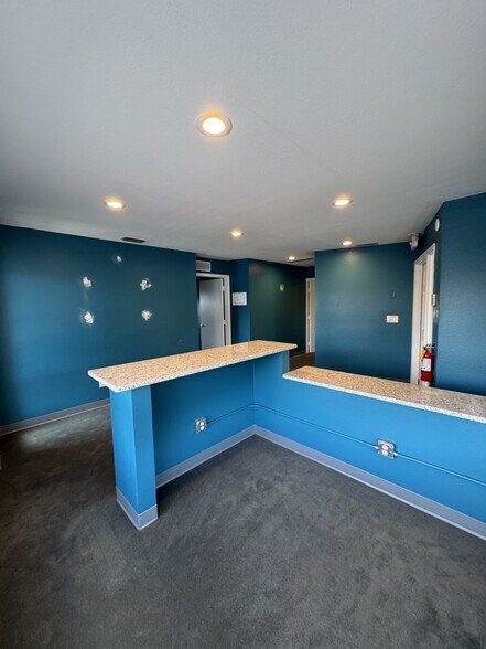 More Photos Of 615 E 1st St, Lakeland Medical For Sale