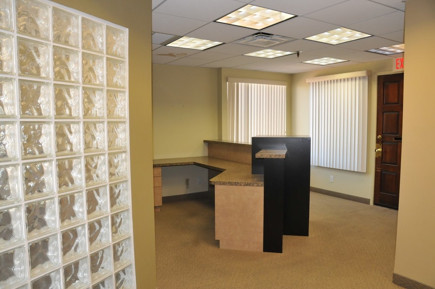 More Photos Of 2310 Paseo Del Prado, Las Vegas Unknown For Lease