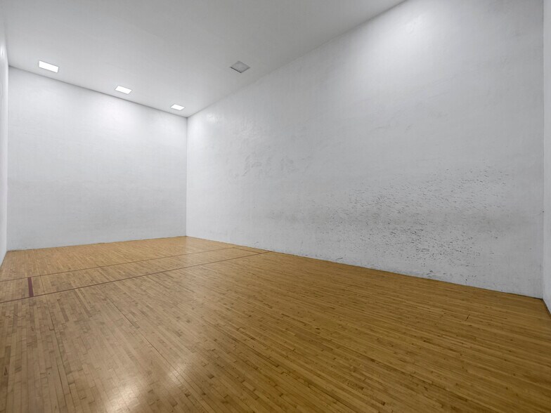 More Photos Of 375 Municipal Dr, Richardson Office For Sale