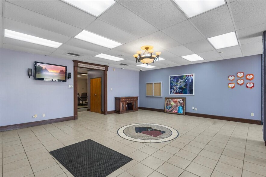 More Photos Of 9846 State Highway 31 E, Tyler Medical For Sale