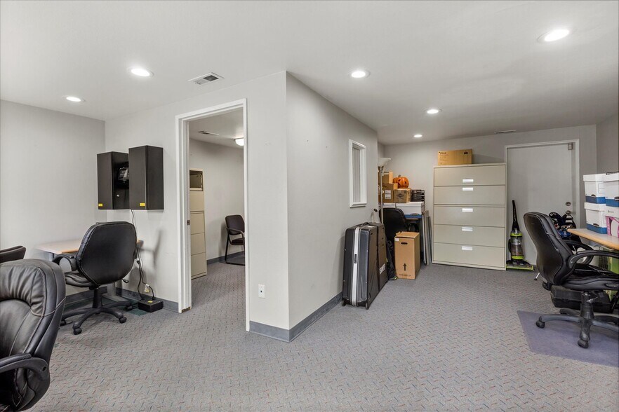 More Photos Of 5603 230th St SW, Mountlake Terrace Office For Sale