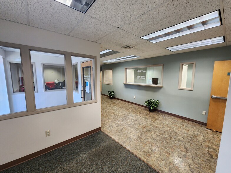 More Photos Of 16 Church St, Dallas Medical For Lease
