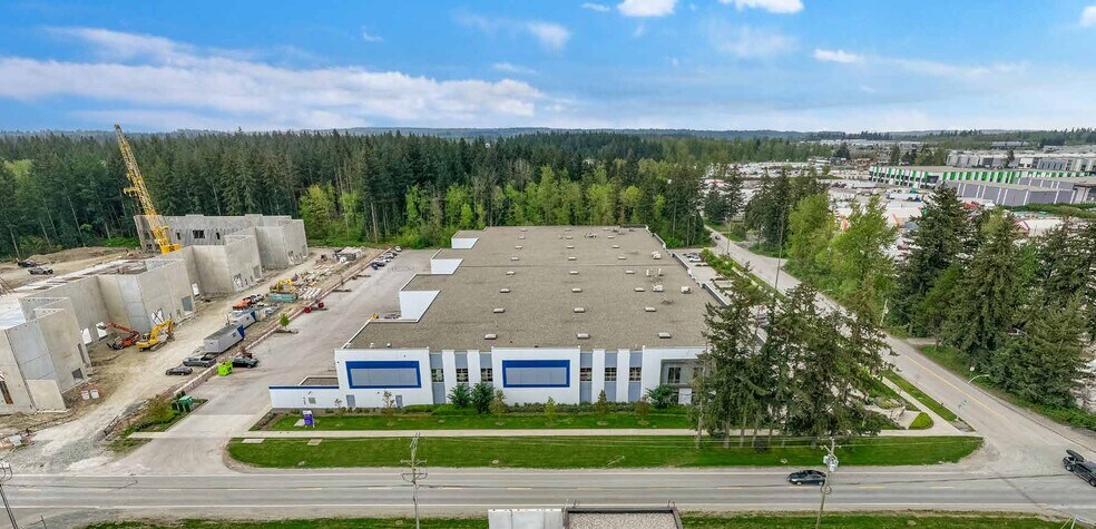 More Photos Of 3170 194 St, Surrey Showroom For Sale