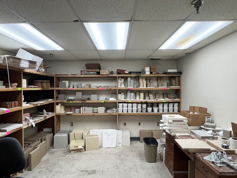 More Photos Of 711 Beaver Rd, Girard Warehouse For Sale