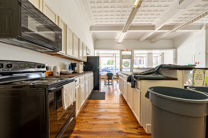 More Photos Of 522 N Main St, Hillsville Office Residential For Sale