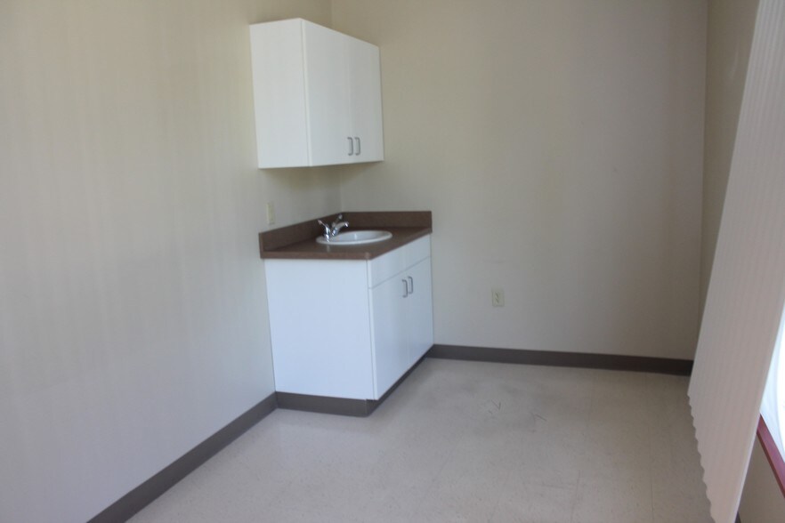 More Photos Of 3799 Commerce Ct, North Tonawanda Medical For Lease