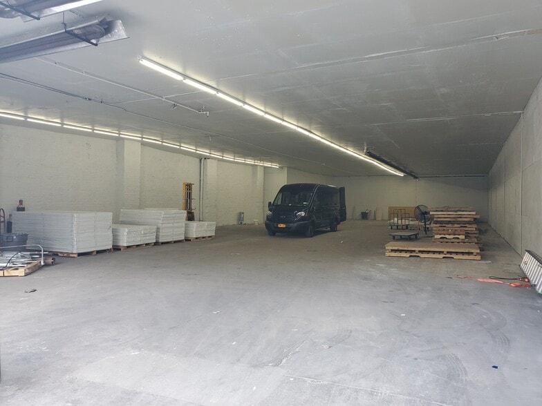 More Photos Of 105-111 Emerson Pl, Brooklyn Warehouse For Lease